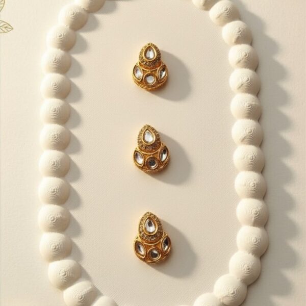 chandra with white drop pack 6